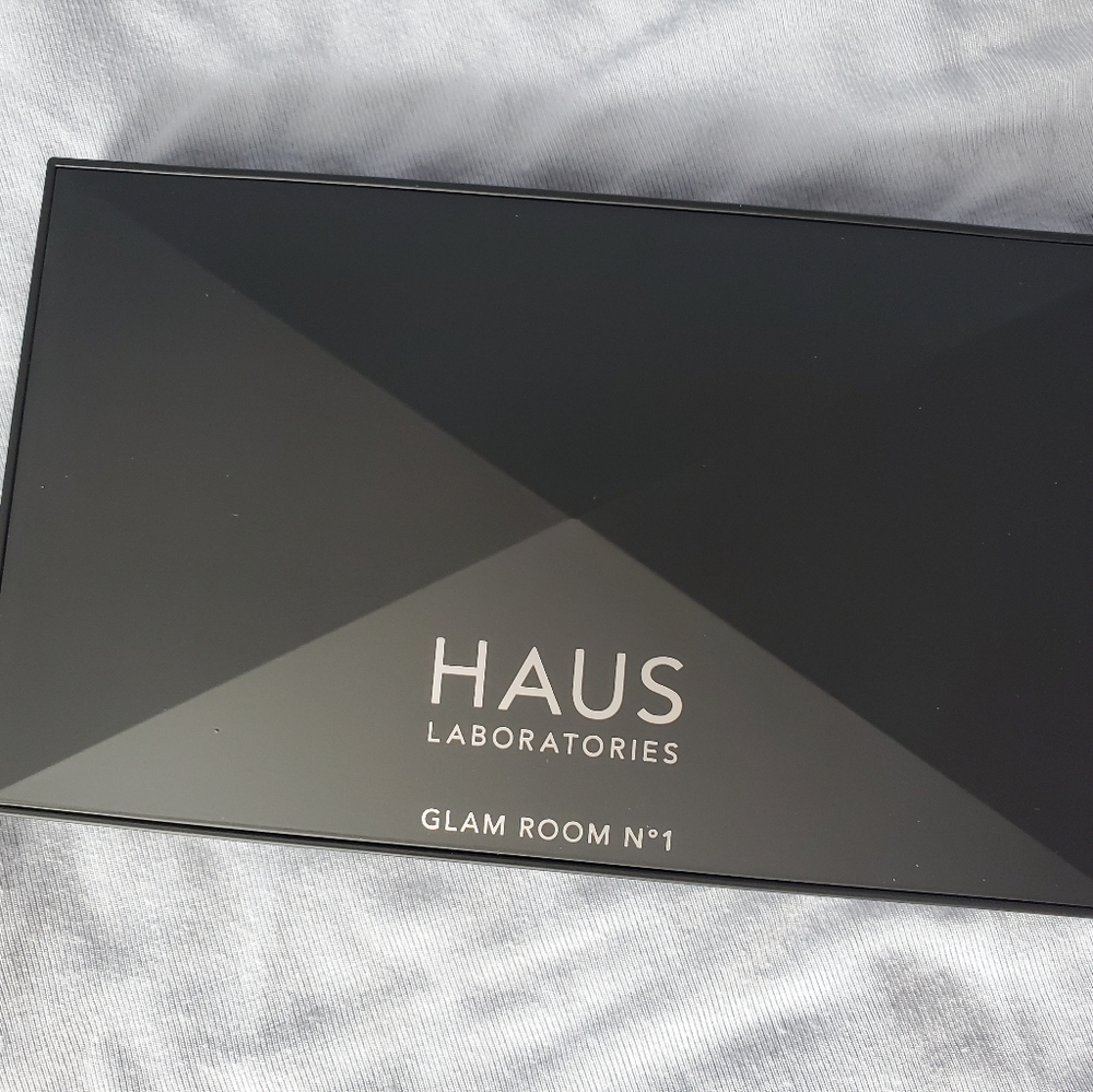 Haus Labs eyeshadow palette